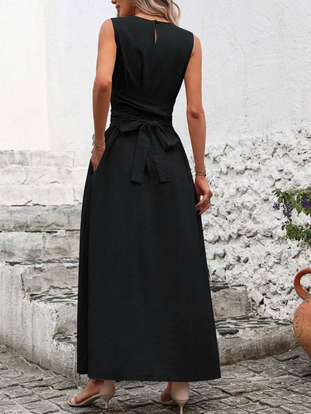 Elegant Plain Sleeveless Crew Neck Wrinkle Maxi Dress