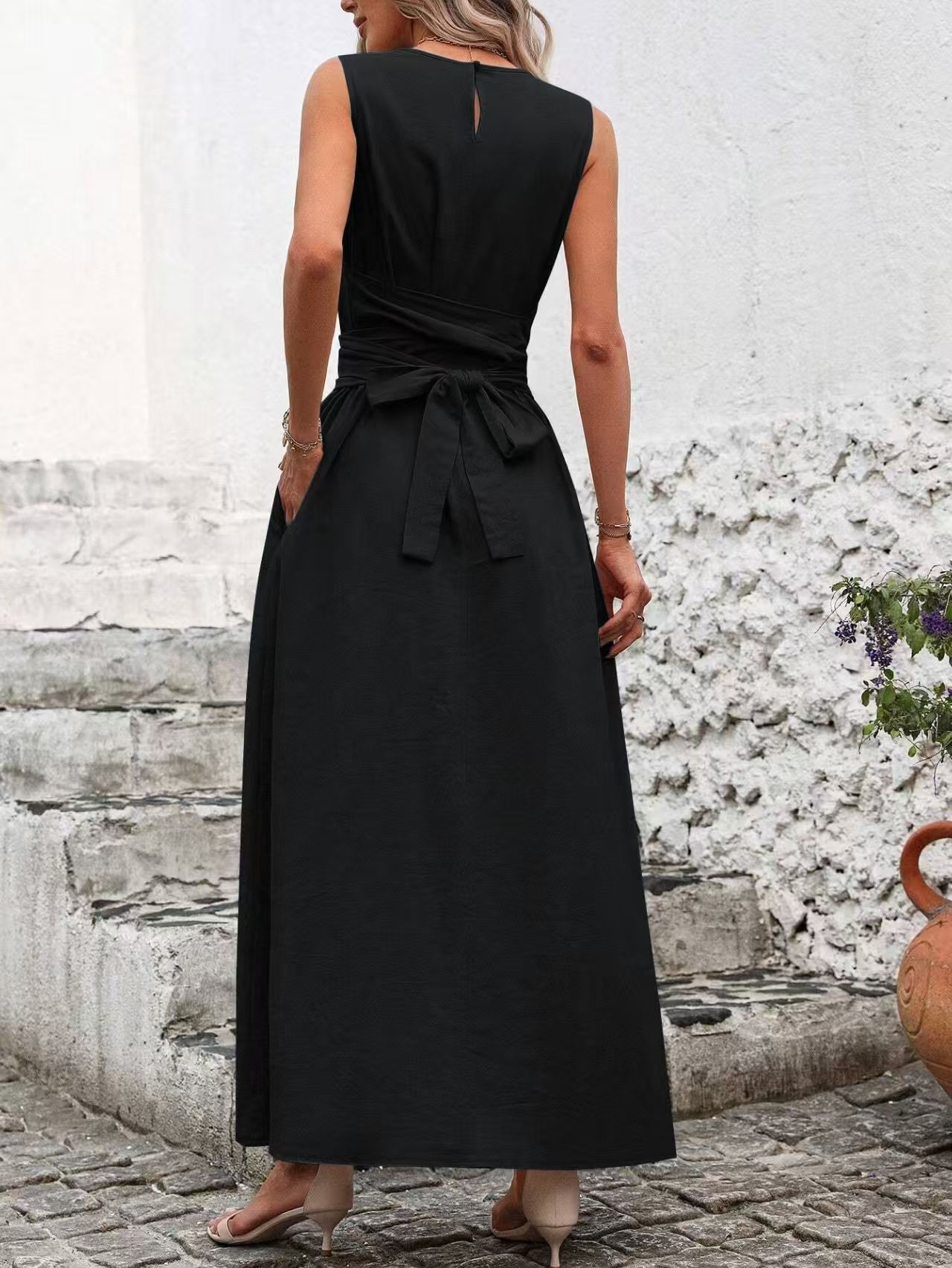 Elegant Plain Sleeveless Crew Neck Wrinkle Maxi Dress