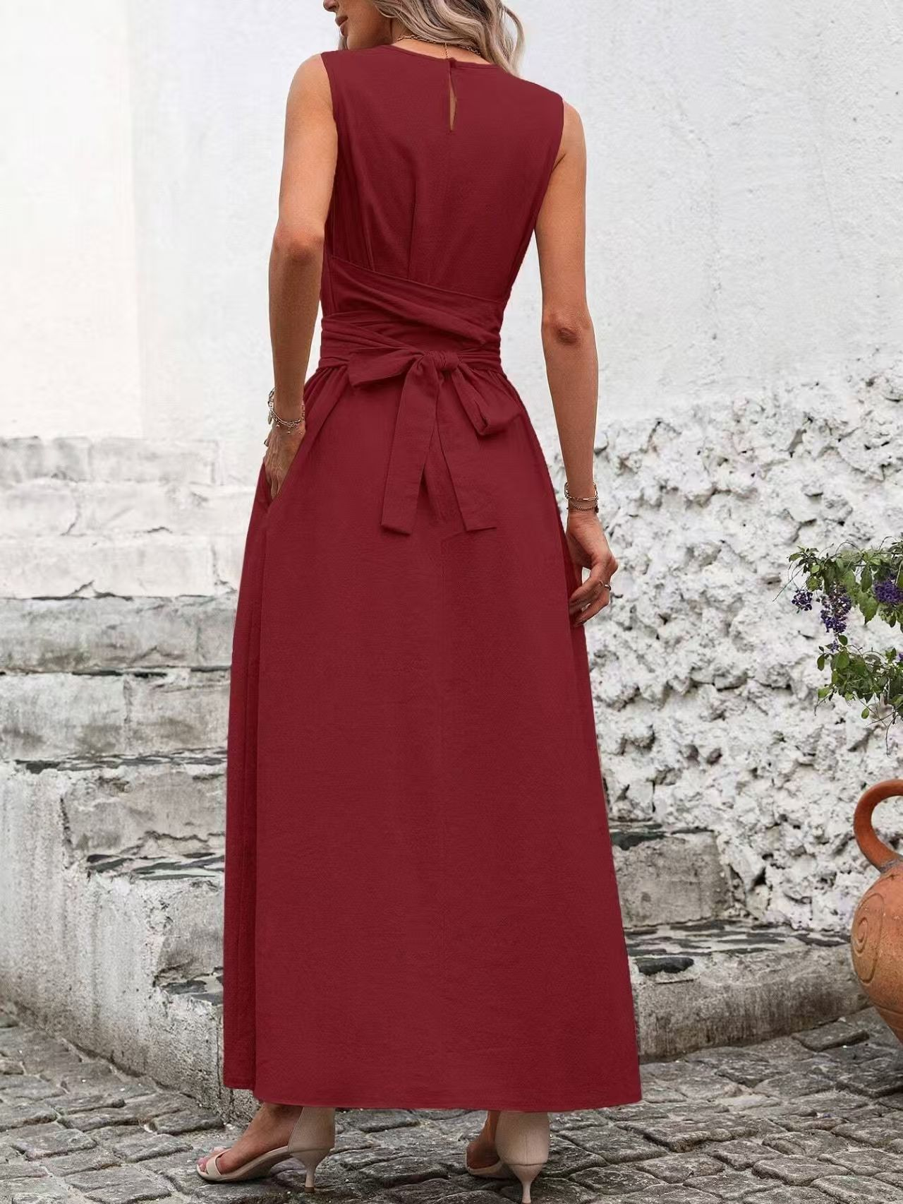 Elegant Plain Sleeveless Crew Neck Wrinkle Maxi Dress