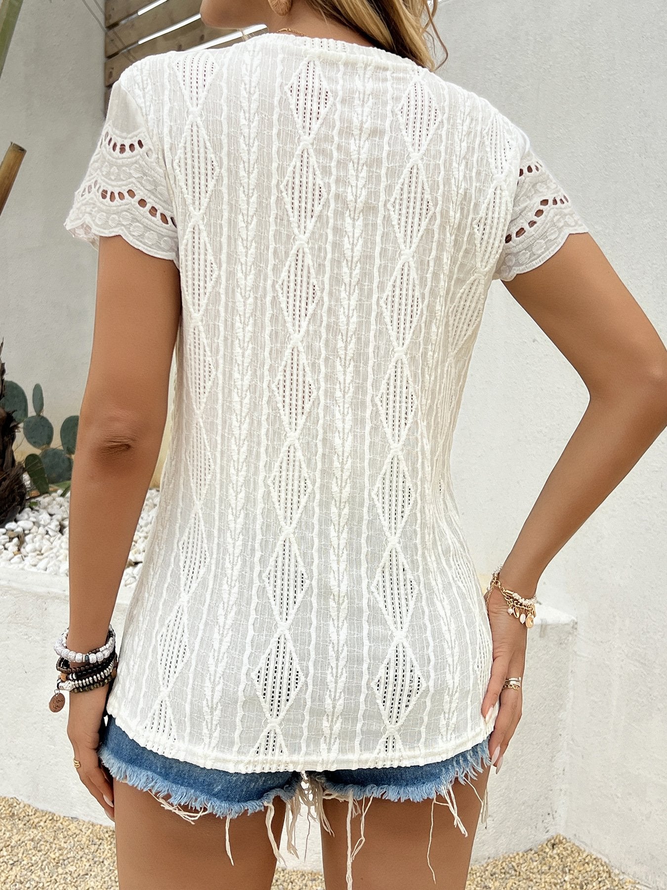 Loose Lace Elegant Crew Neck T-Shirt