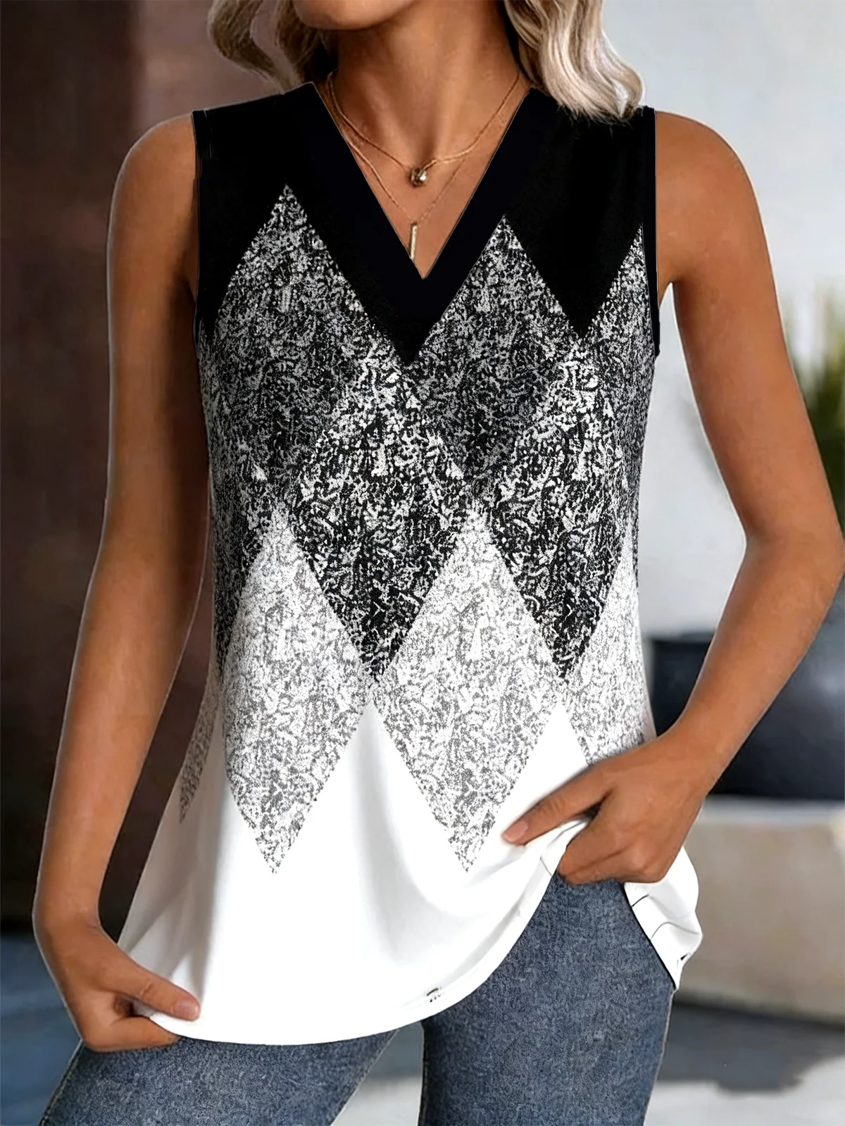 Loose Casual Gradient Pattern V Neck Tank Top